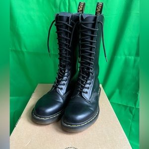 Doc Martens 1914 Smooth Leather Tall Boots